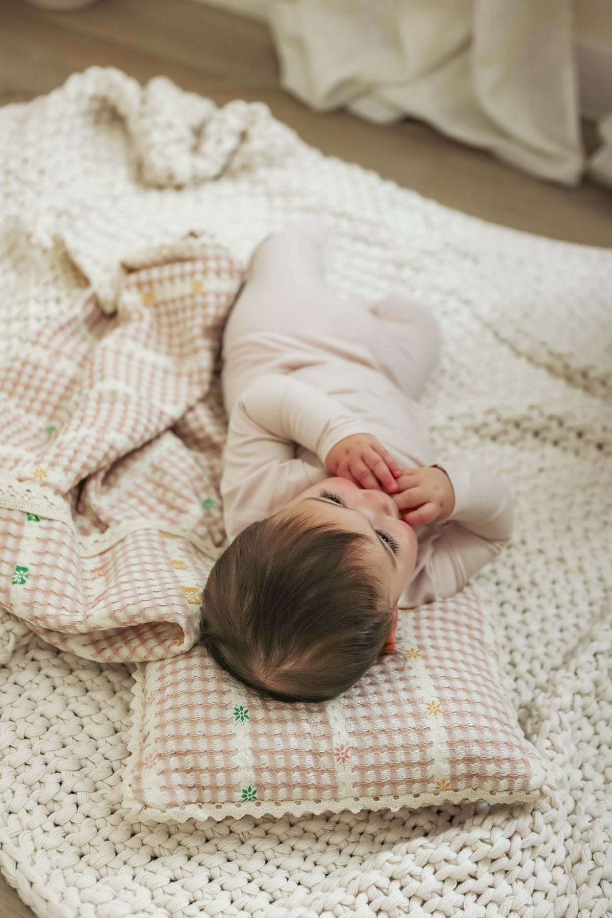 Knit Blanket Pillow Set