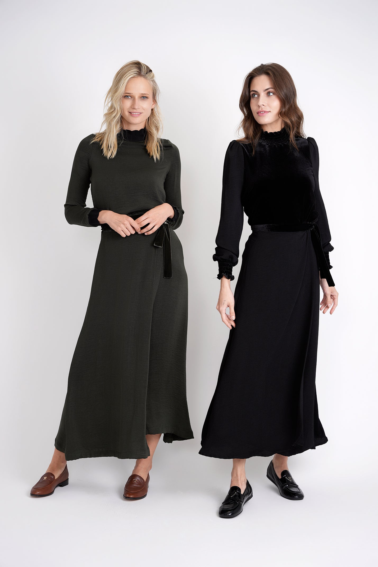 Smocking Top in by Noni