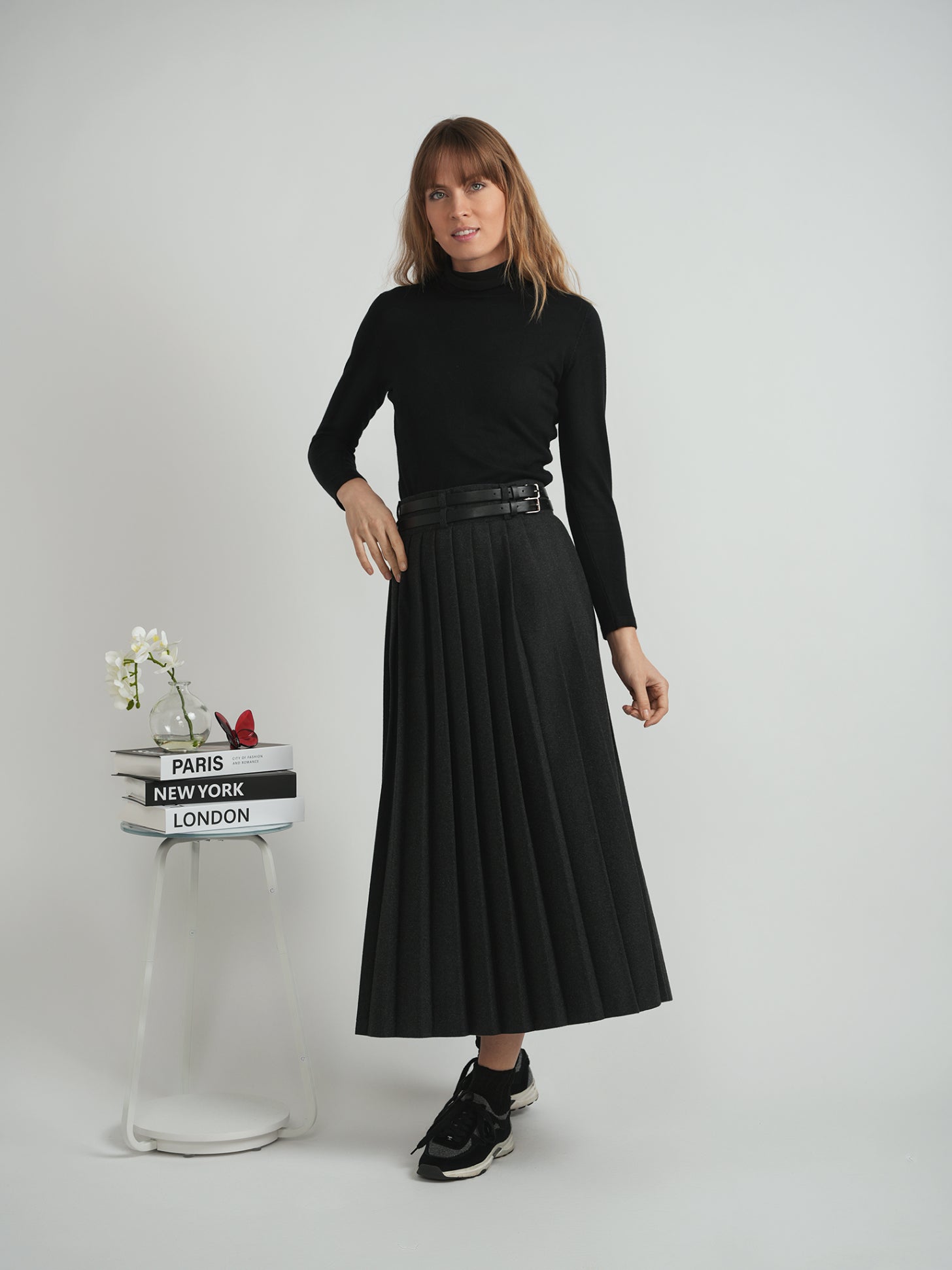 Double Belted Pleated Skirt in by Moss