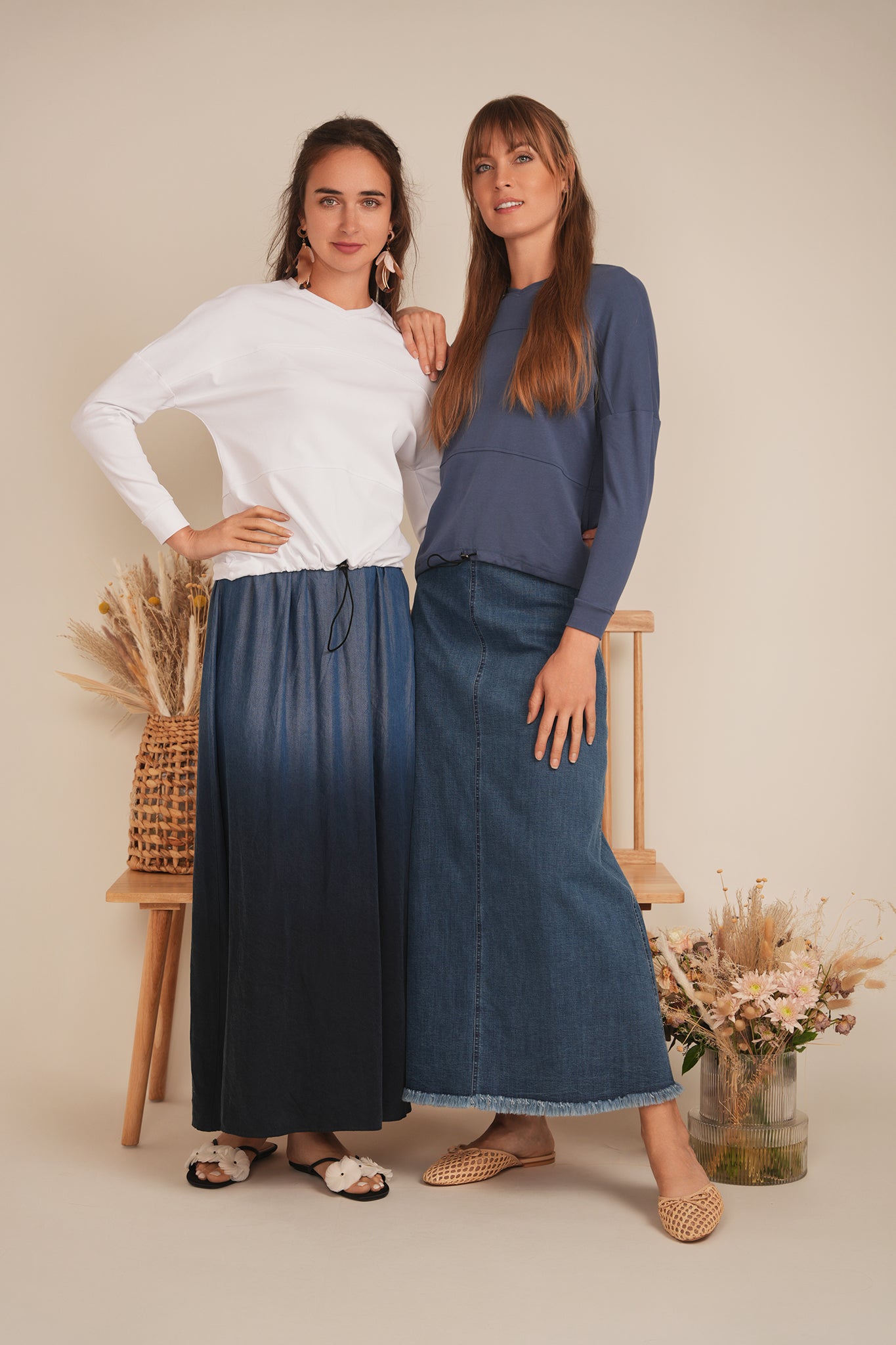 Bungee Sweatshirt in by MiuMax