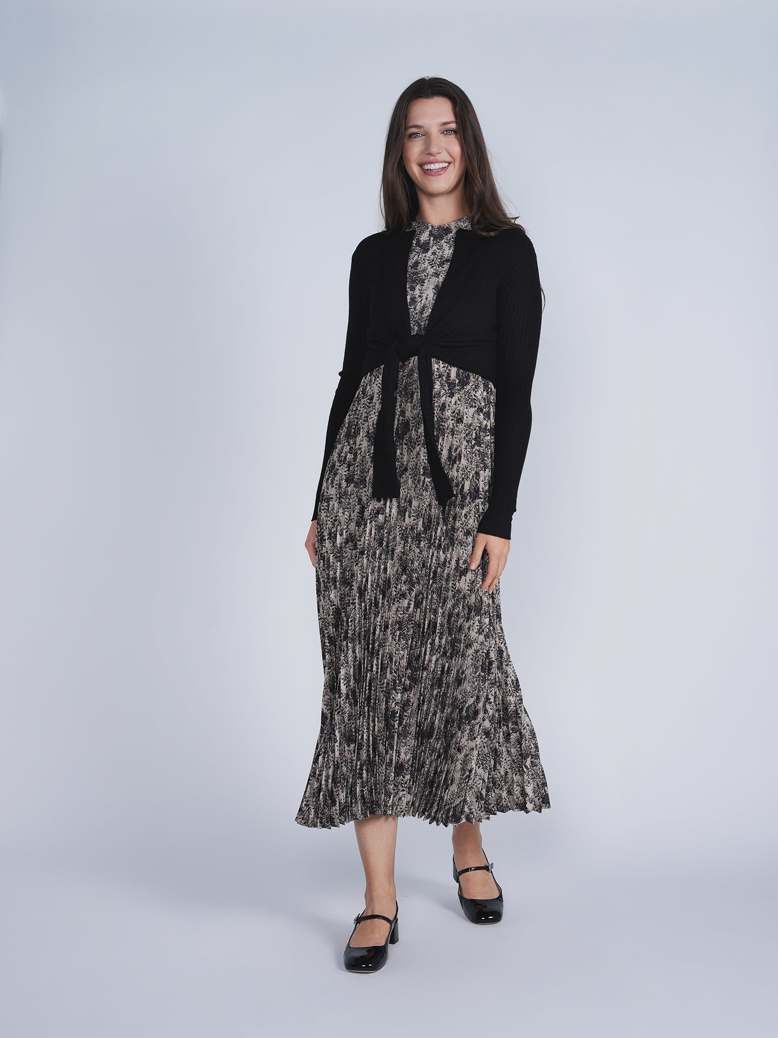 Cropped Tie Cardigan in by Noni