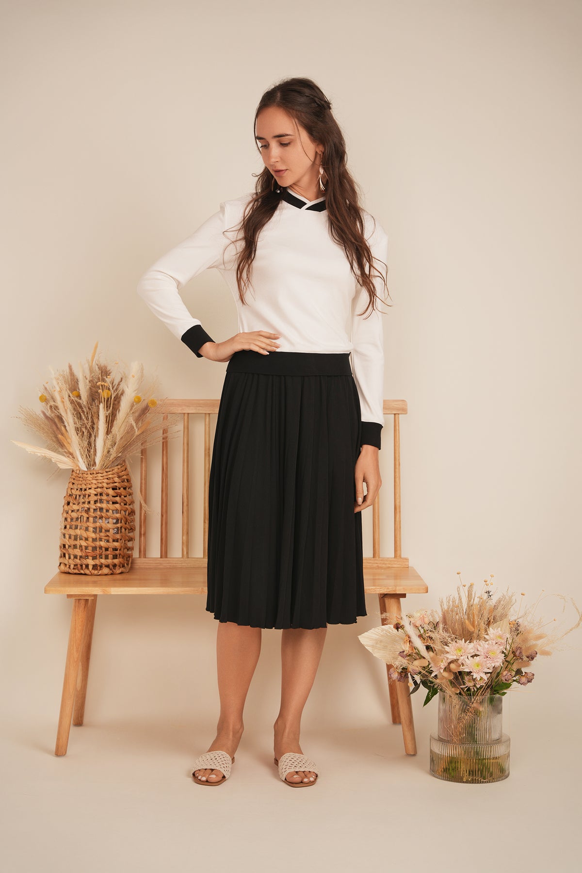 V Neck Sweatshirt in by Oops