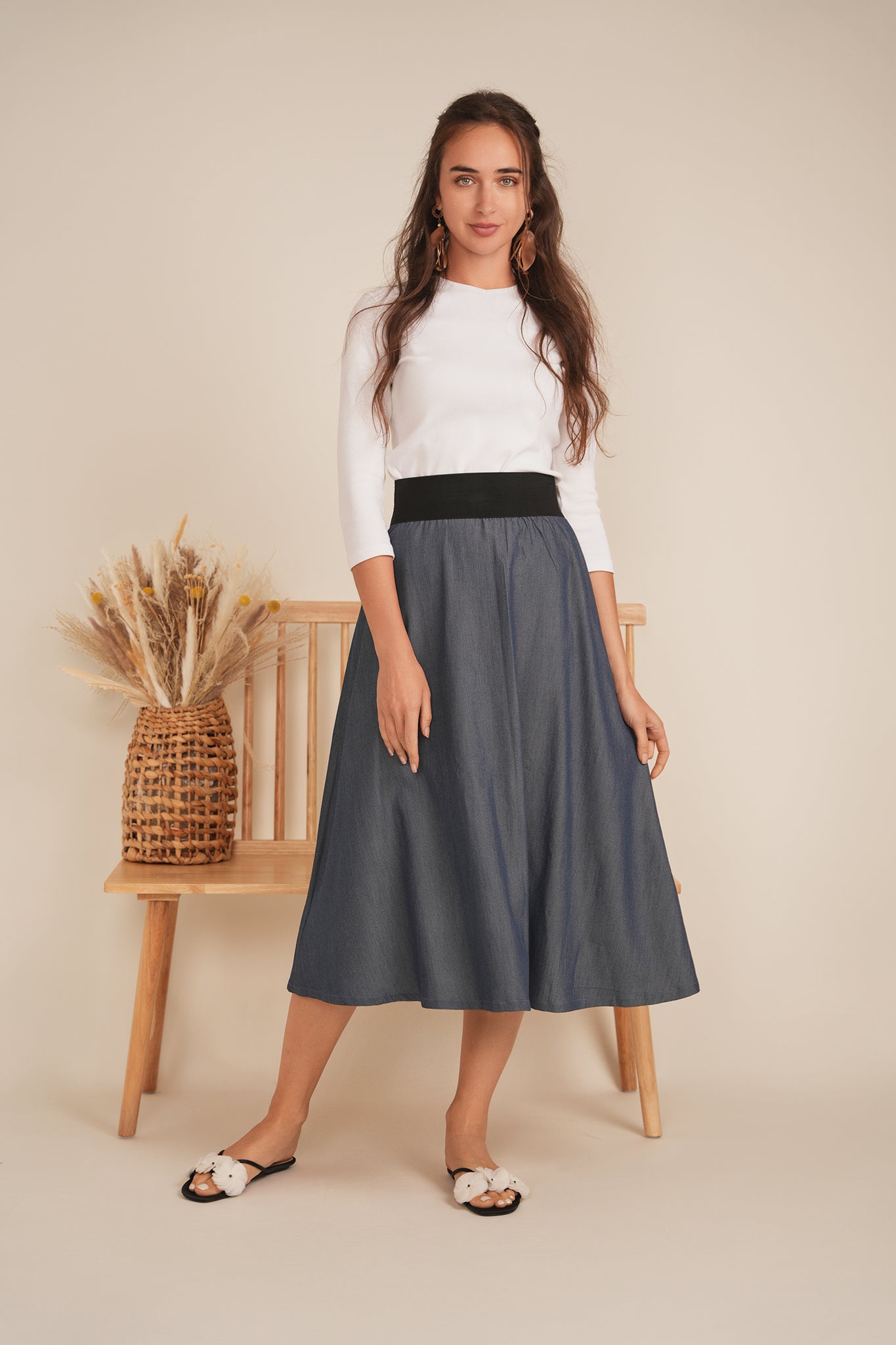 Lades Pull On Skirt in by Faves