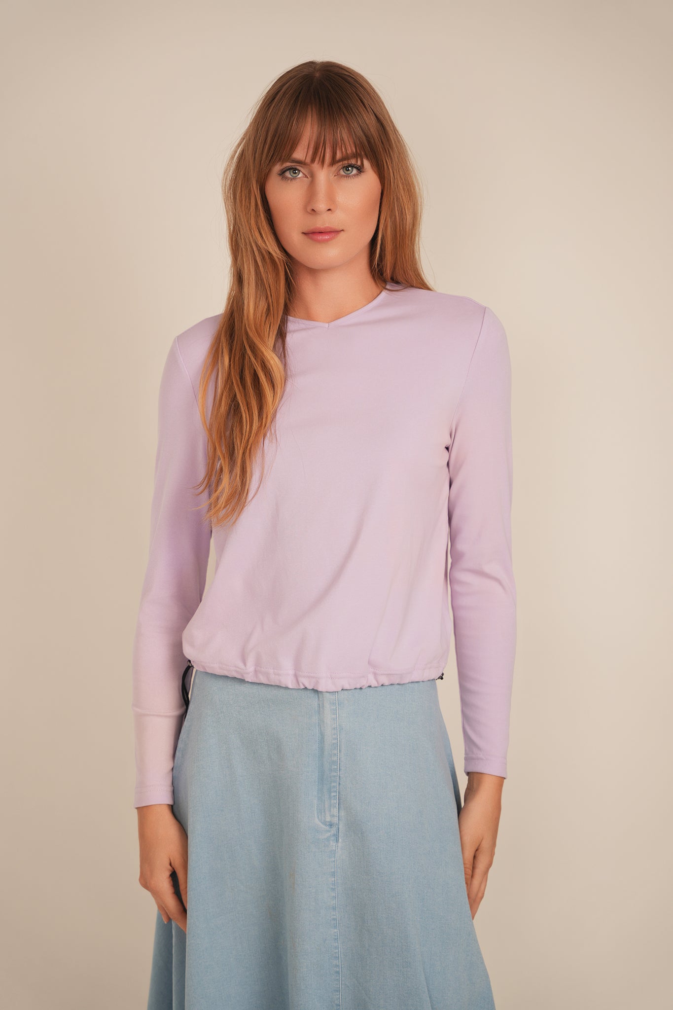 V Neck Bungee Tee in by Riff