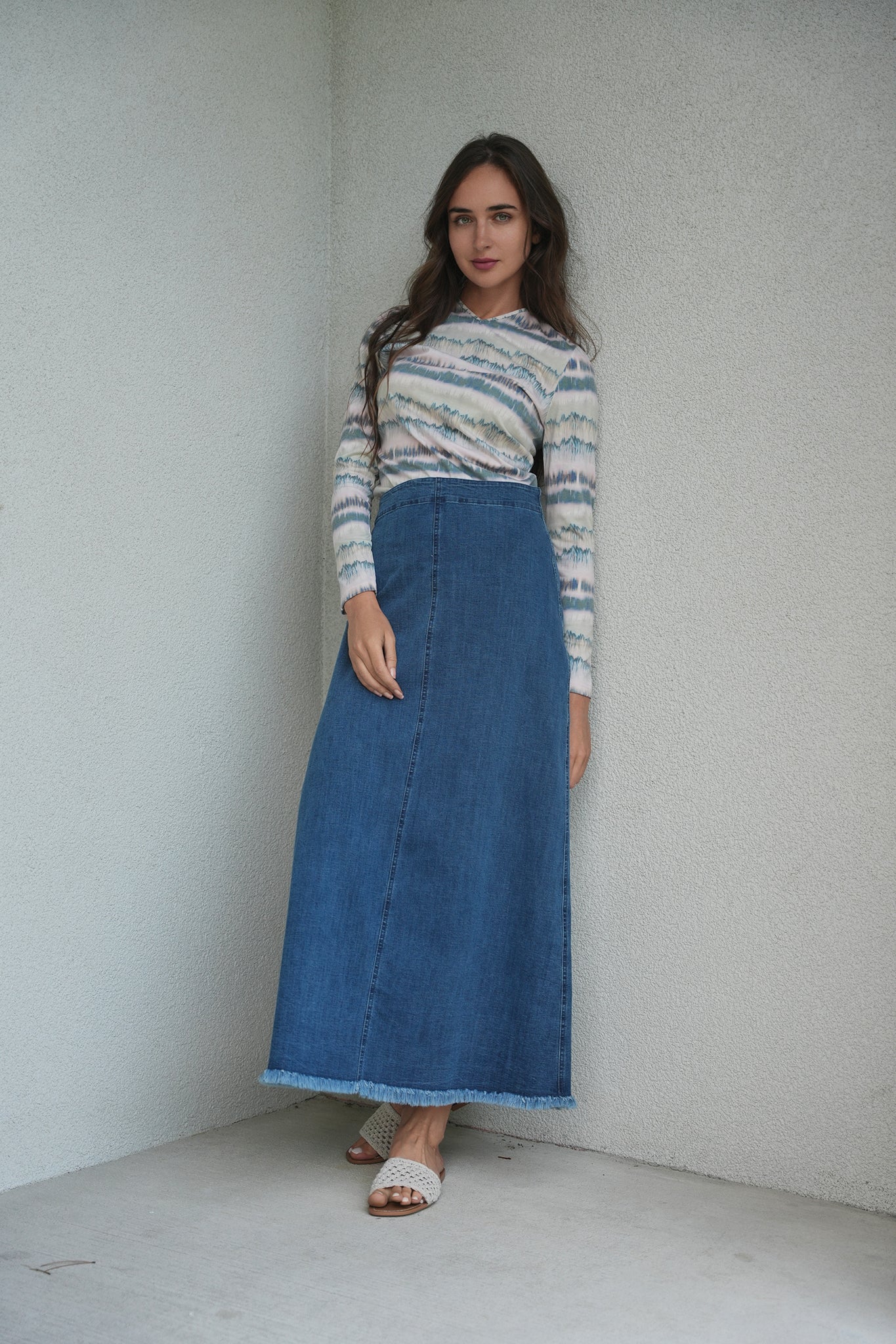 Wave Printed V Neck Tee in by Riff