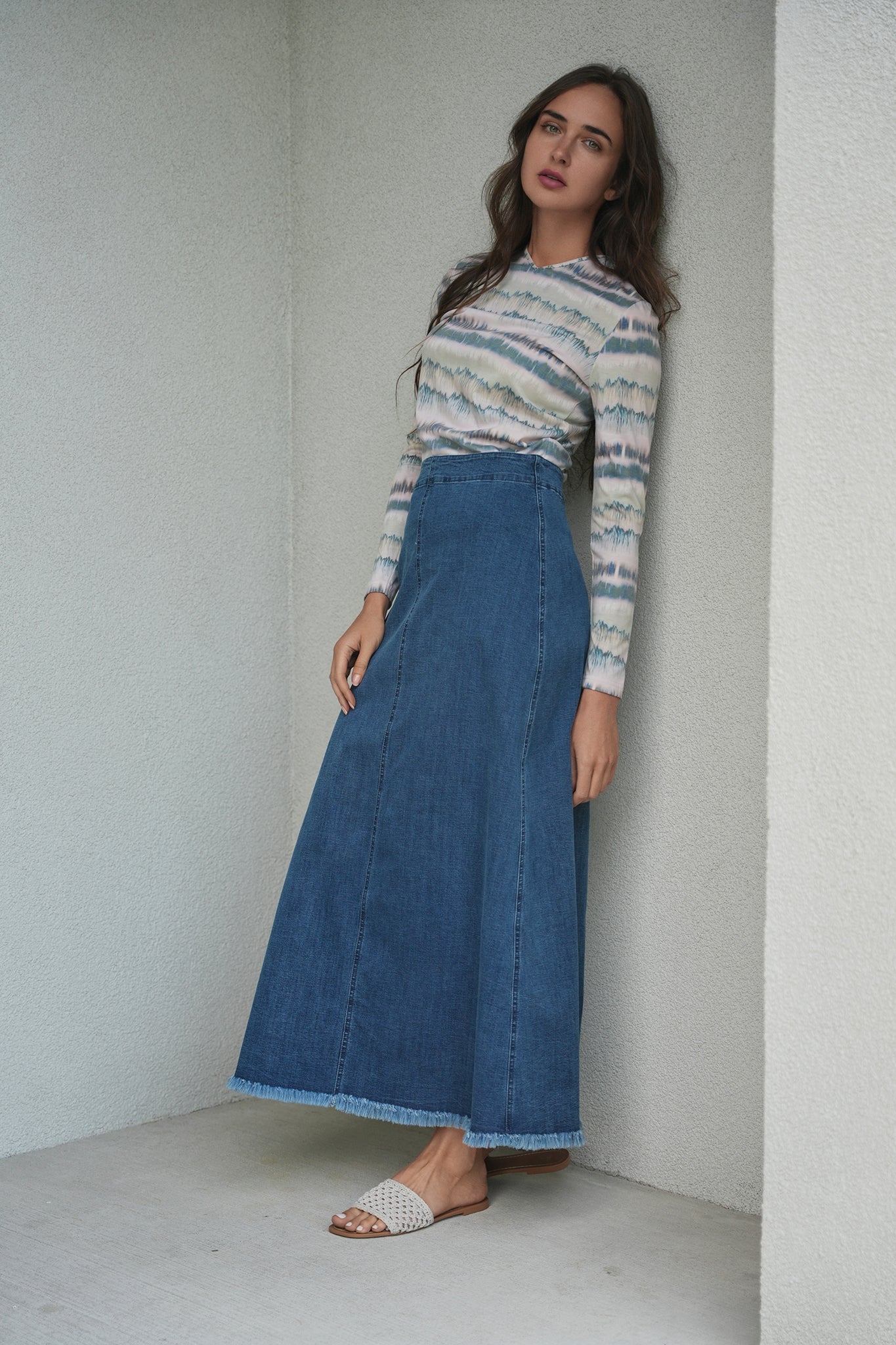 Wave Printed V Neck Tee in by Riff