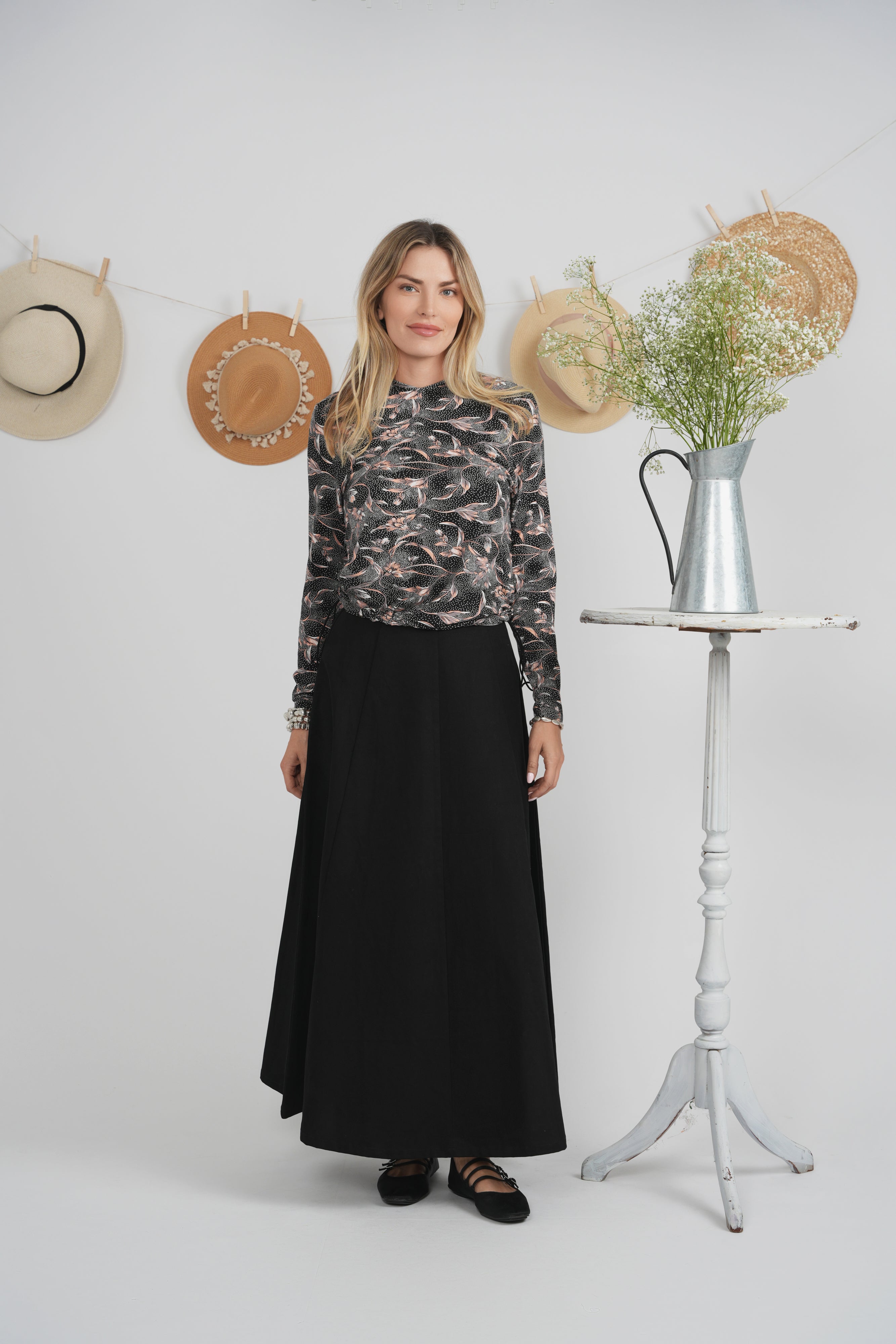 Floral Bungee V Neck Top in by Riff