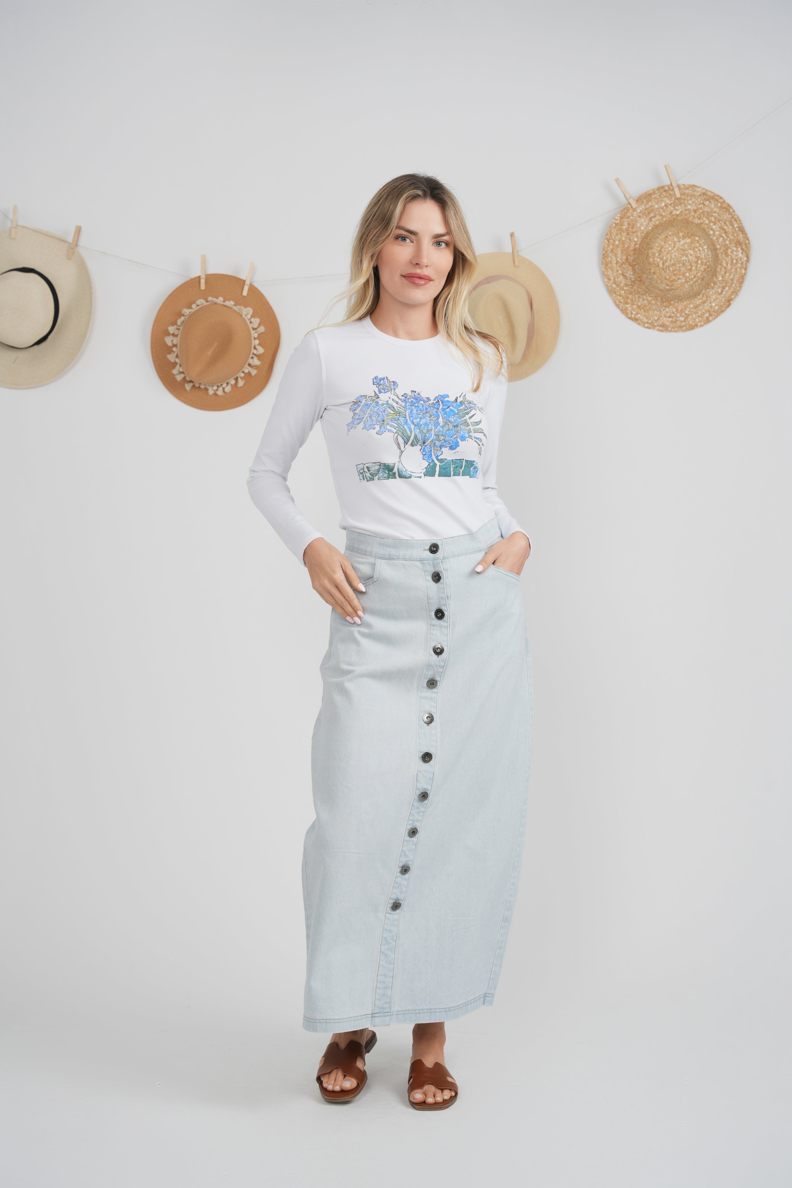 Graphic Long Sleeve Tee in by 24/7