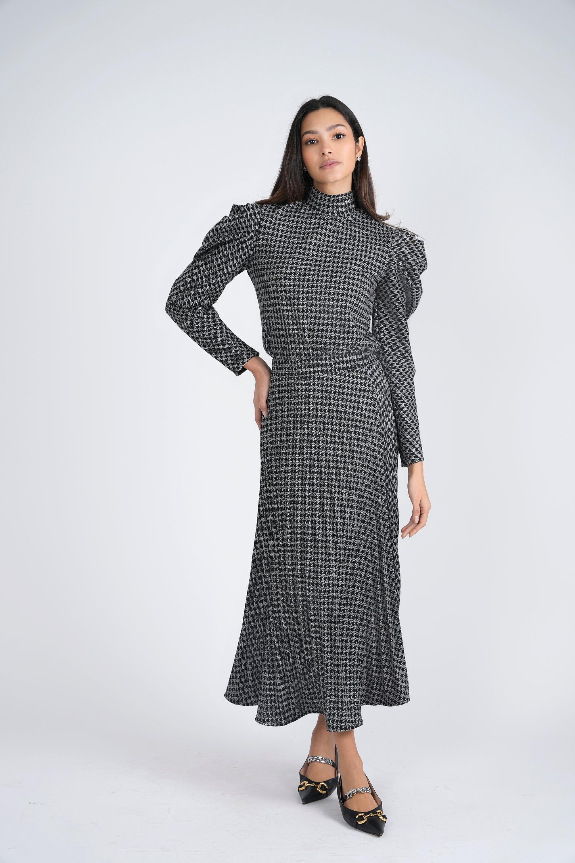 Knit Hound Tooth 2 PC Set in by Club Malibu