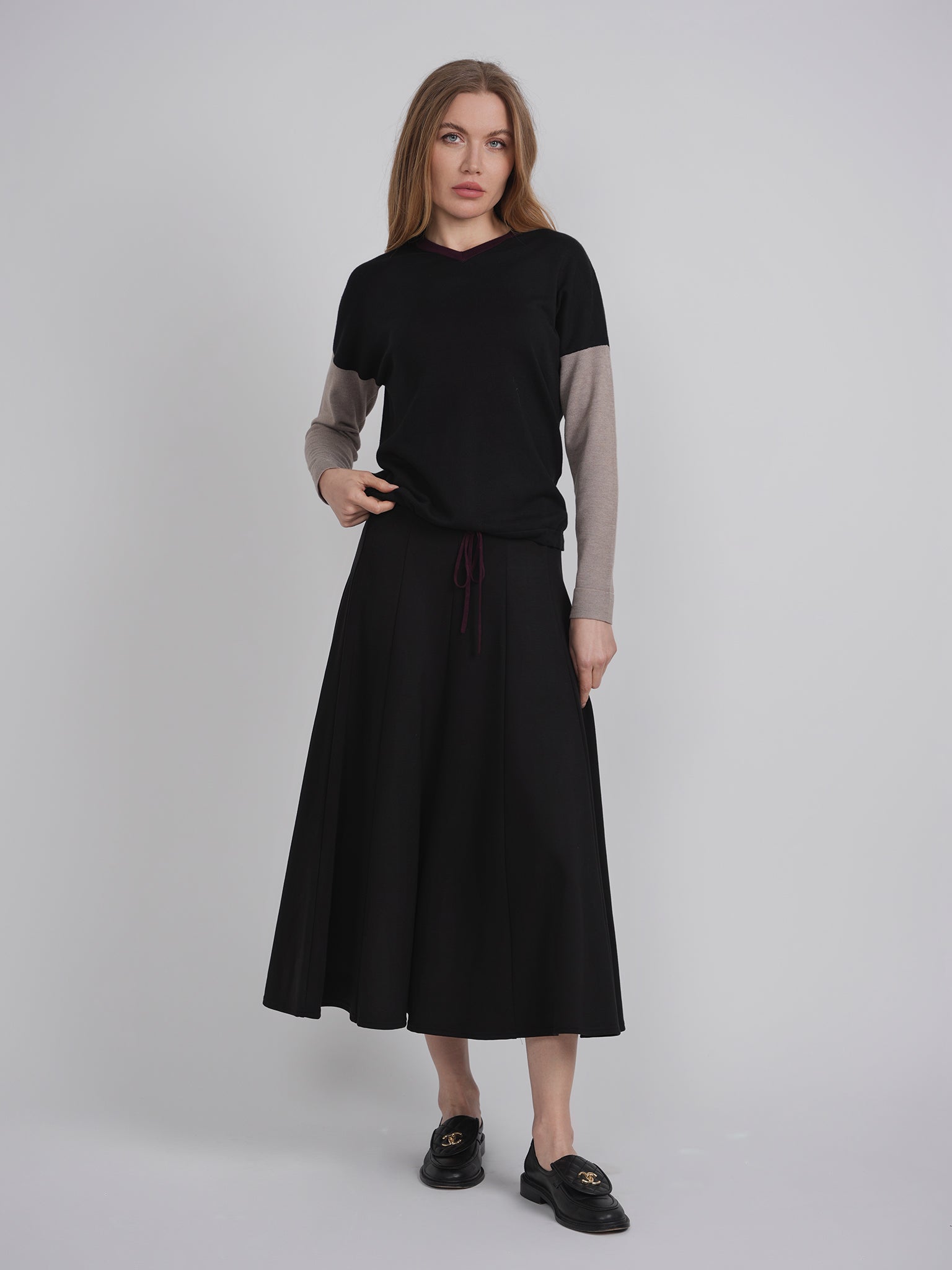 Color Blocked V Neck Bungee Sweater in by Coco