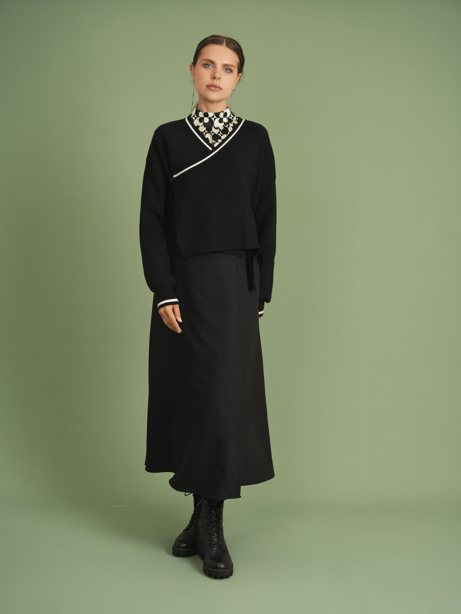 Knitted Crop Cardigan in by Noni