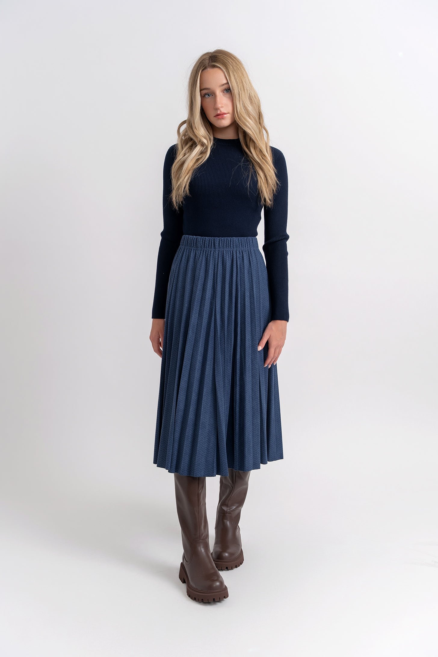 Corduroy Crinkle Pleating Skirt in by FYI