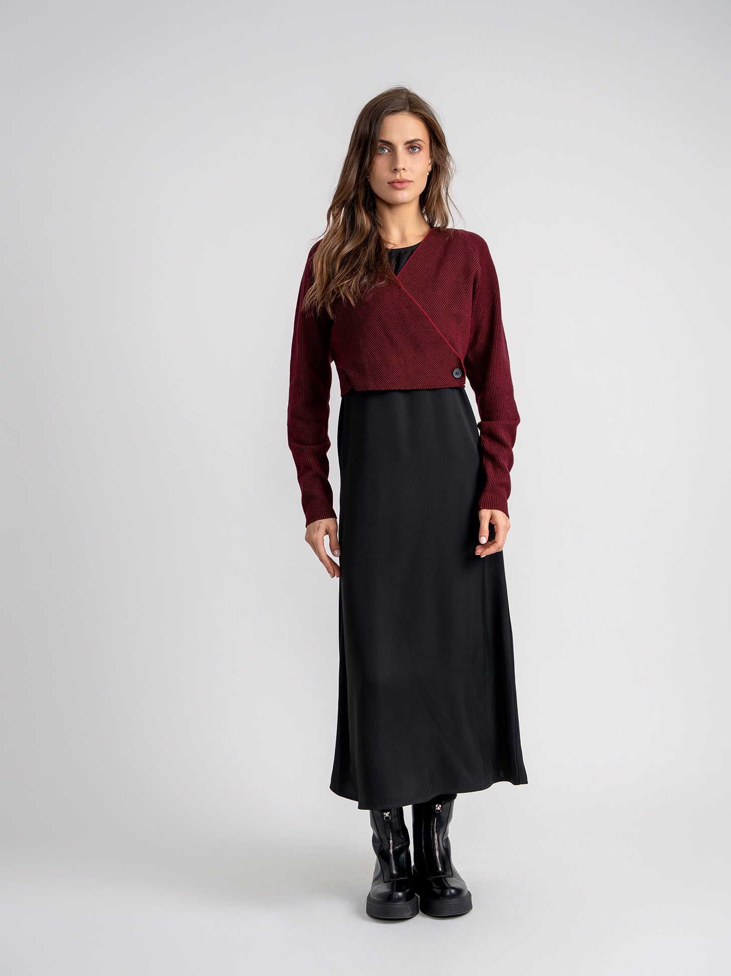 Cropped Cardigan in by Aspect