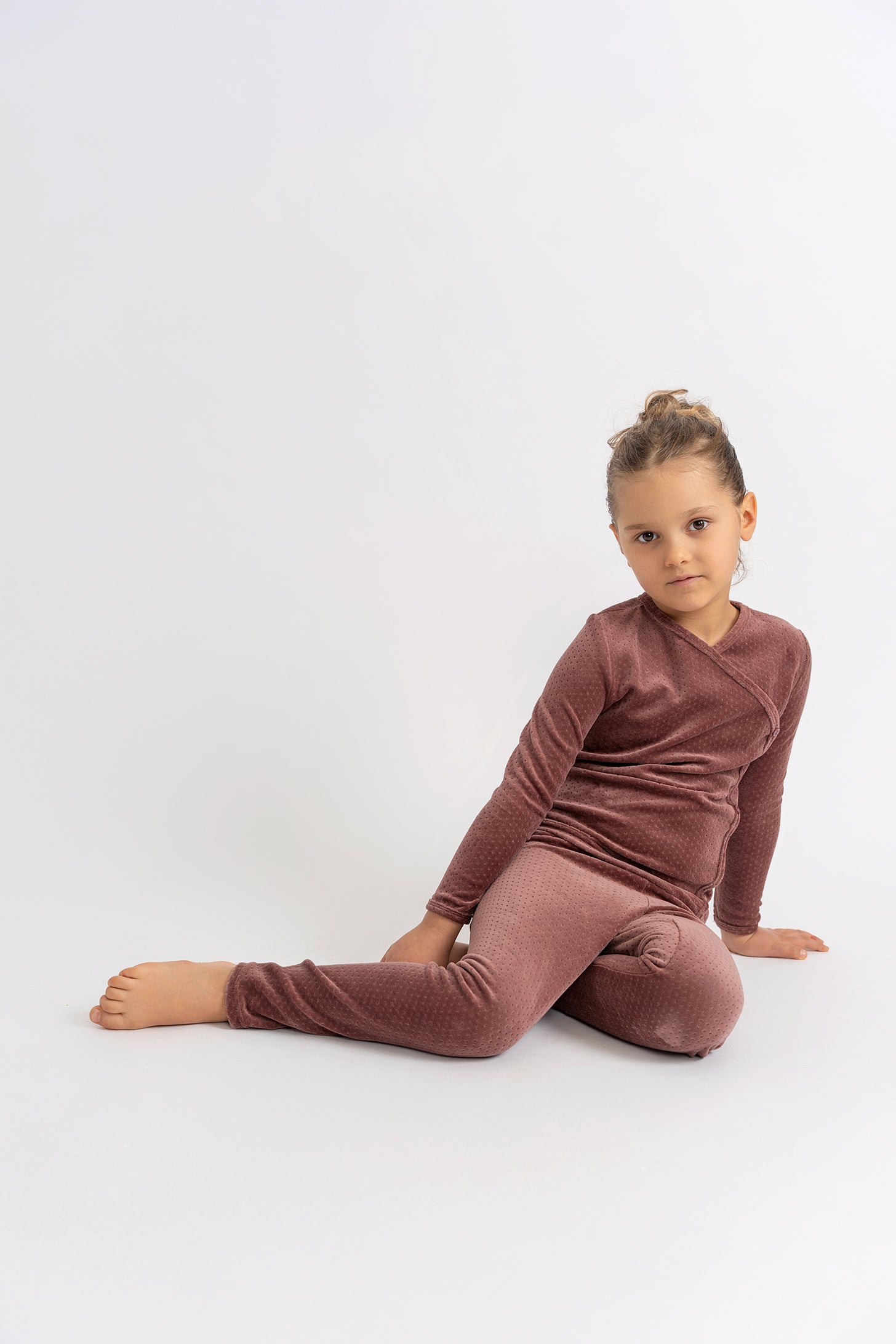 Dotted Velour 2Pc Set in by Seal