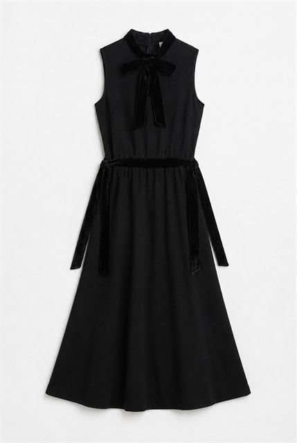 Wool Jumper With Velvet Trim in Black by Club Malibu