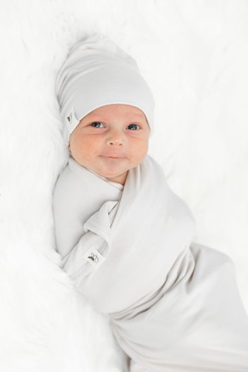 Bebe Bella Blanket & Hat Set in by Bebe Bella