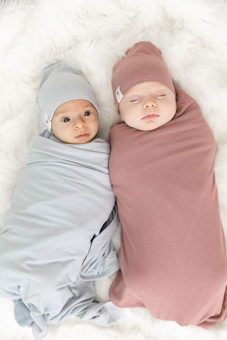 Bebe Bella Blanket & Hat Set in by Bebe Bella