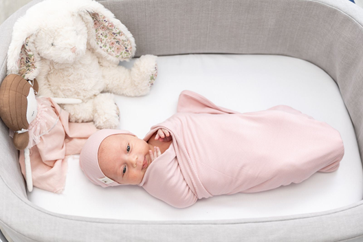 Bebe Bella Blanket & Hat Set in by Bebe Bella