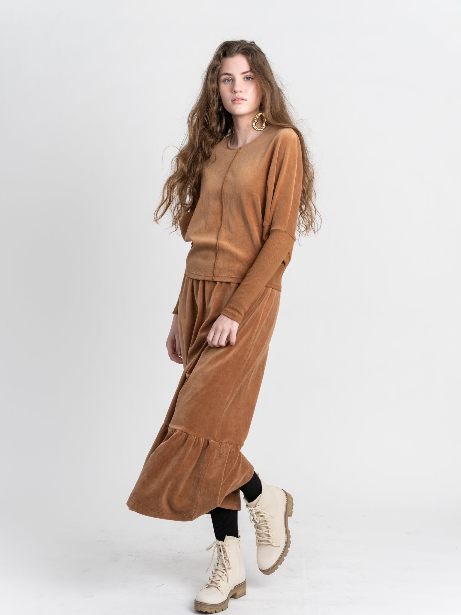 Velour Balloon Sweatshirt in by QEW