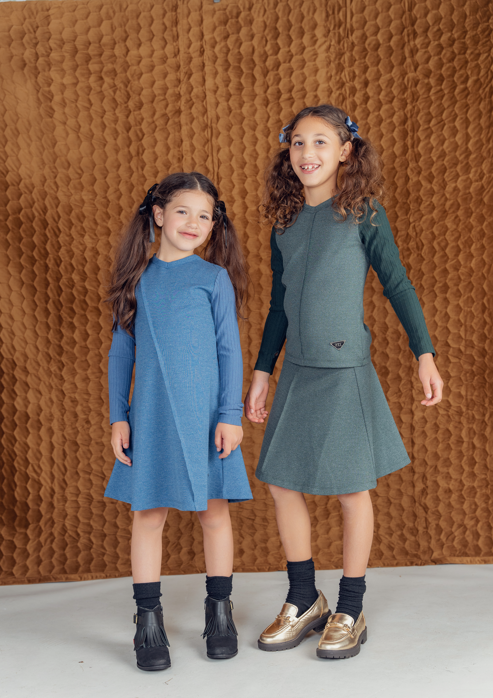 V-Neck Fine Rib Top in by FYI