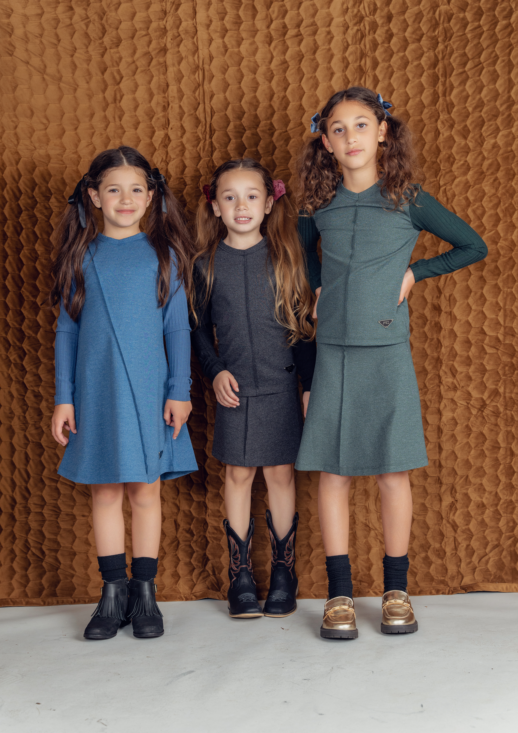 V-Neck Fine Rib Top in by FYI