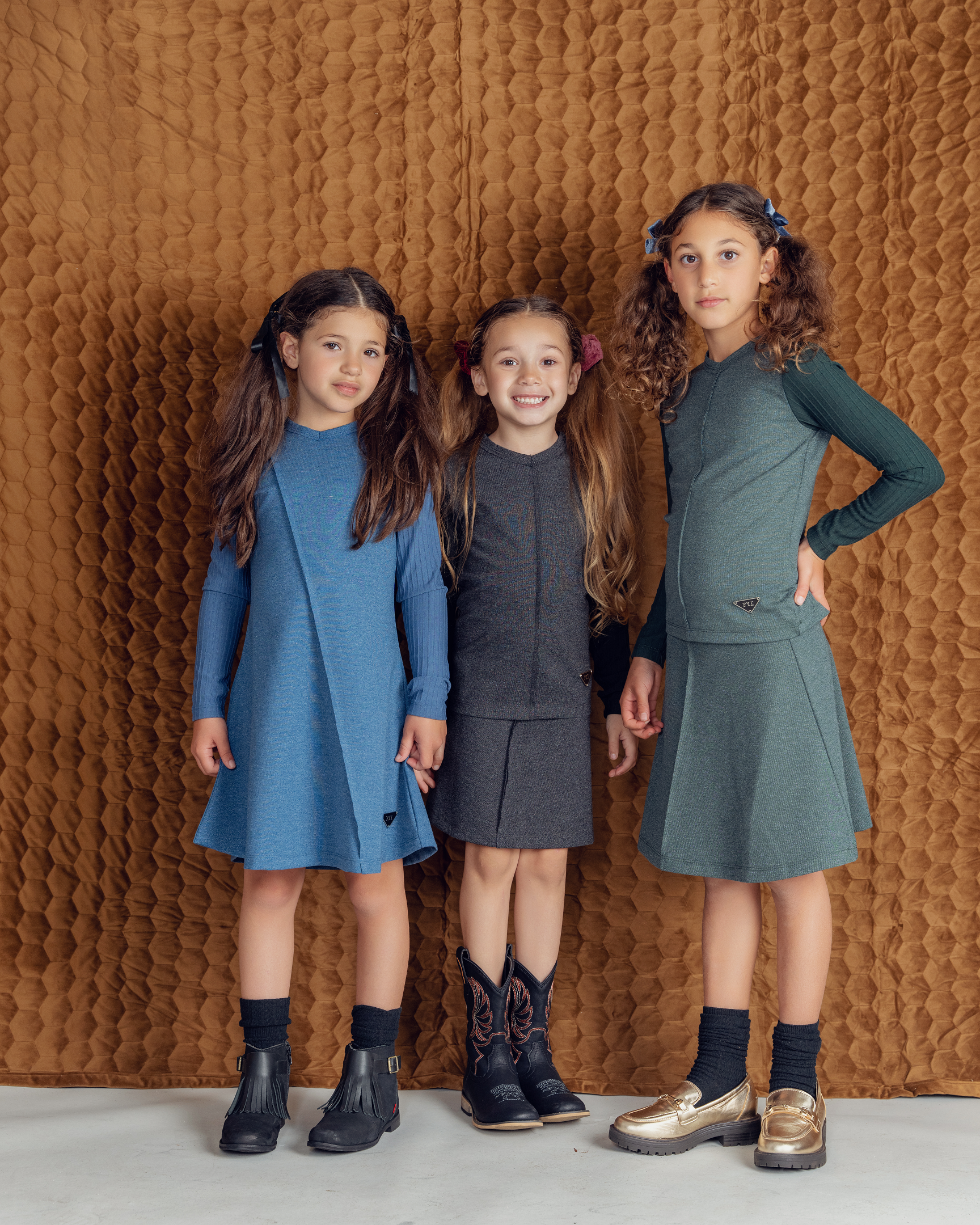 V-Neck Fine Rib Top in by FYI