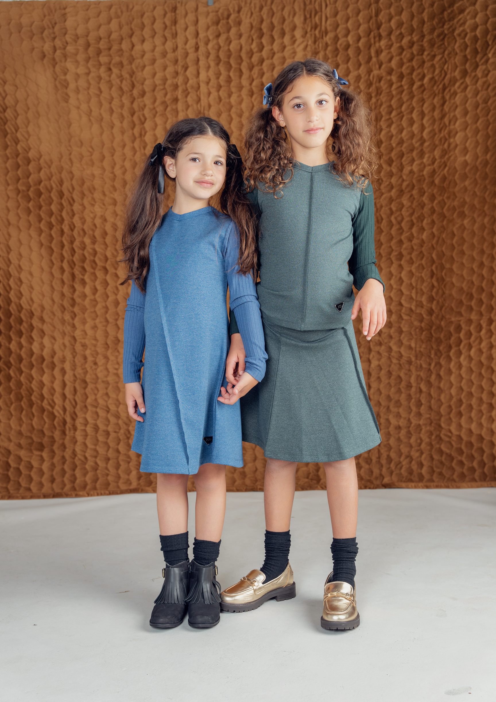 V-Neck Fine Rib Top in by FYI