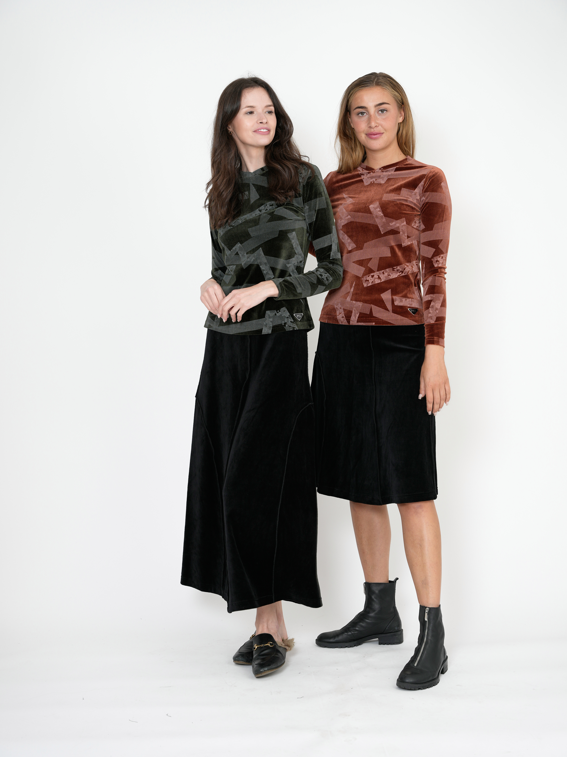 Rib Velour Print Top With V-Neck in by FYI